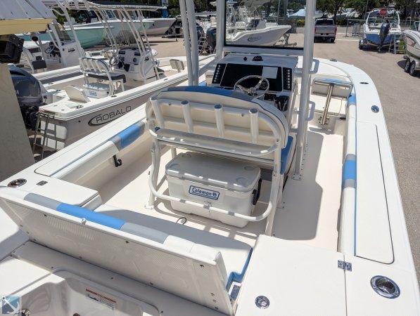 New 2023 Robalo 246 Cayman SD for sale